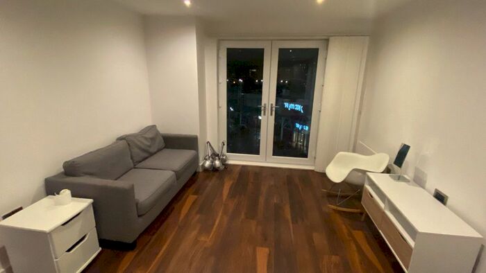 2 Bedroom Flat To Rent In Ordsall Lane, Manchester, M5