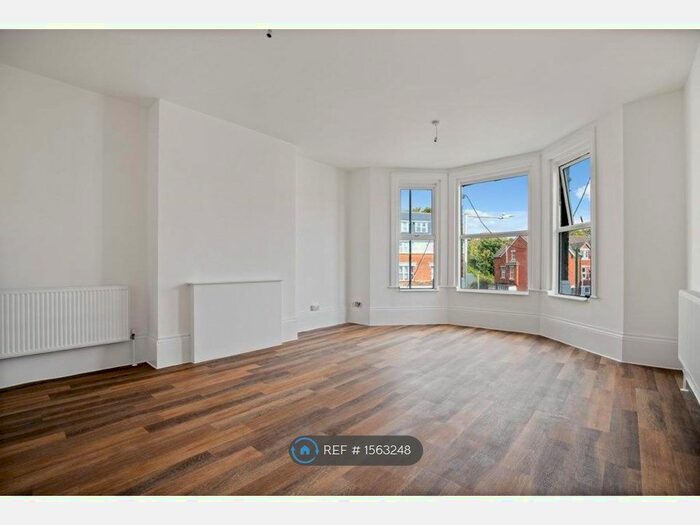 2 Bedroom Flat To Rent In Cheriton Road, Folkestone, CT20