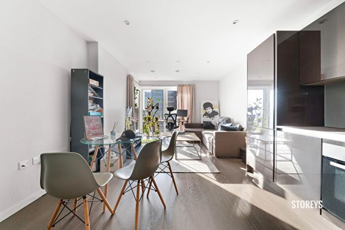 1 Bedroom Flat To Rent In Glasshouse Gardens, Olympic Village, Stratford, E20