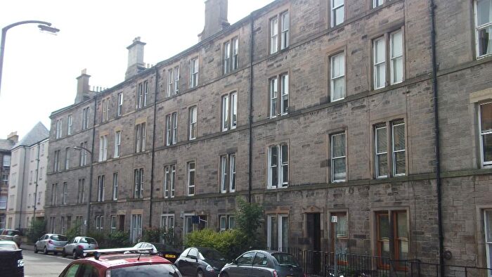 3 Bedroom Flat To Rent In Blackwood Crescent, Newington, Edinburgh, EH9