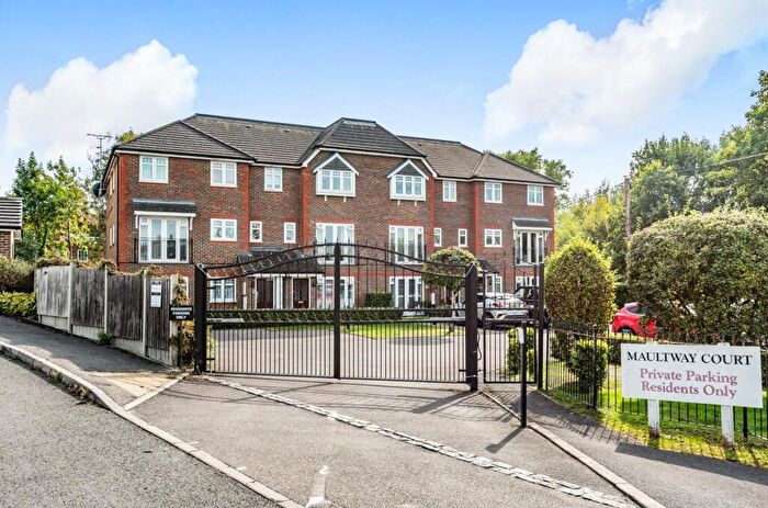 2 Bedroom Apartment For Sale In Ruxley Lane, Epsom, KT19