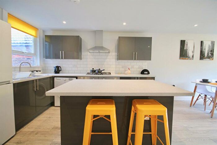 6 Bedroom House To Rent In Lawson Road, Southsea, PO5