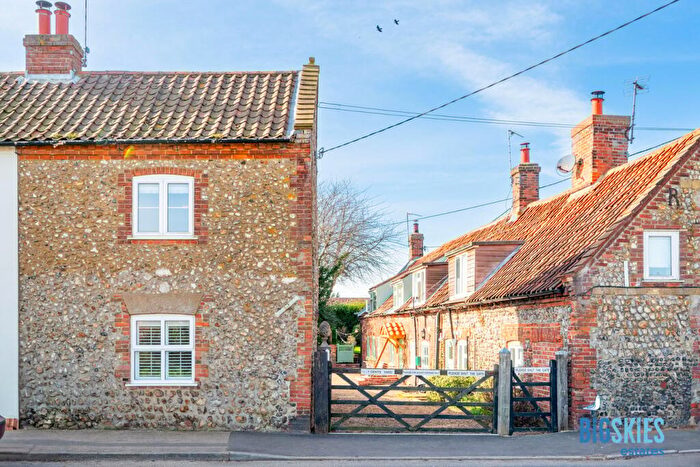 2 Bedroom Cottage For Sale In Creake Road, Burnham Market, PE31