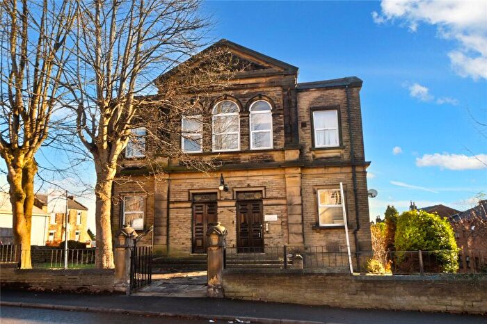 2 Bedroom Apartment For Sale In St Vincent Court, Pudsey, Leeds, West Yorkshire, LS28