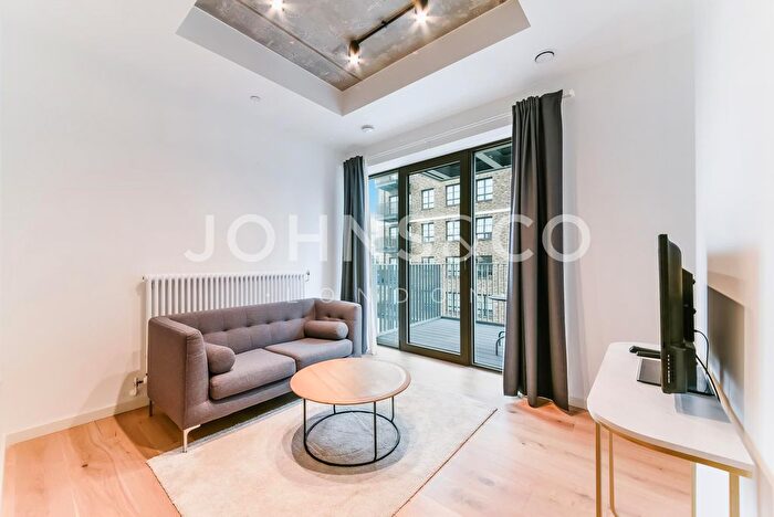 Studio To Rent In Rendel House, Goodluck Hope, London, E14
