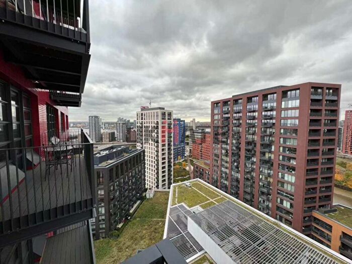 1 Bedroom Flat To Rent In Defoe House, City Island Way, E14