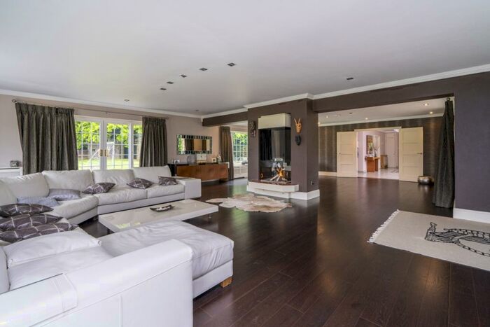 5 Bedroom Detached House To Rent In Foxes Lane North Mymms, Welham Green, AL9