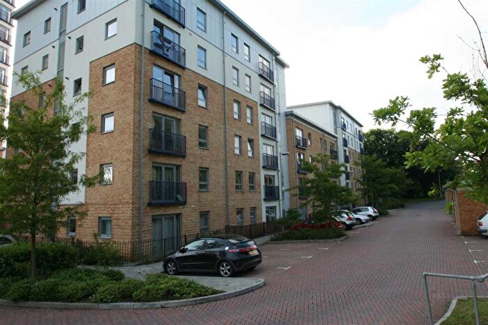 2 Bedroom Apartment For Sale In Netherfield Place, Basingstoke, Hampshire, RG24
