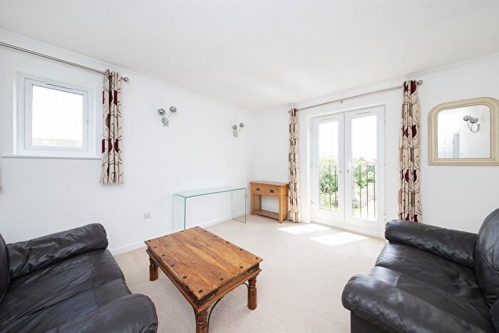 1 Bedroom Detached House To Rent In Willow Brook, OX14