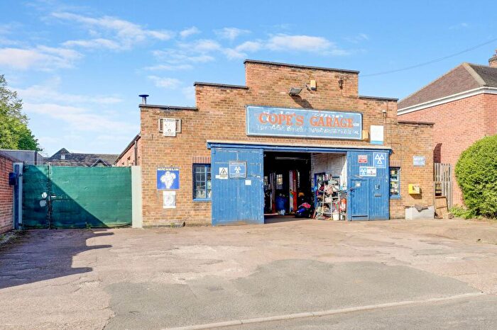 3 Bedroom Garage / Parking For Sale In Wellington Street, Long Eaton, NG10
