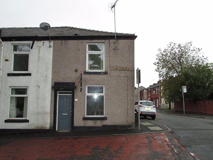1 Bedroom End Of Terrace House To Rent In Cronkeyshaw Road Rochdale, OL12