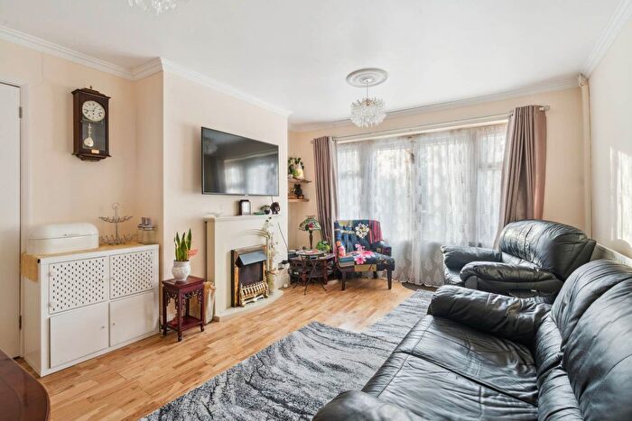 2 Bedroom Semi-Detached Bungalow For Sale In Milner Close, Garston, WD25