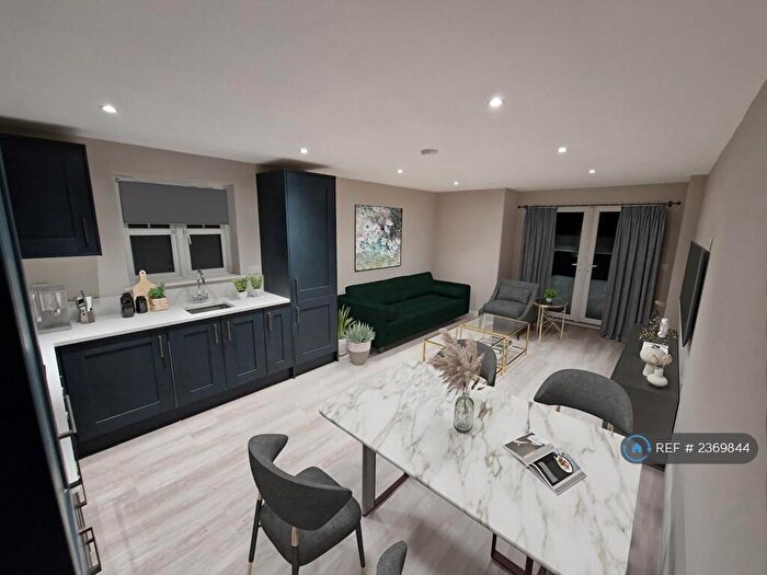 2 Bedroom Flat To Rent In Wootton Place, Basildon, SS16