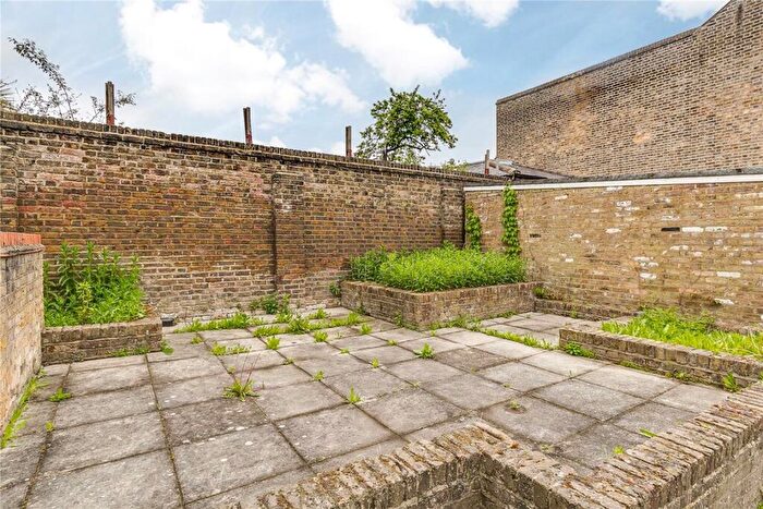 2 Bedroom Flat To Rent In Willesden Lane, Queens Park, NW6