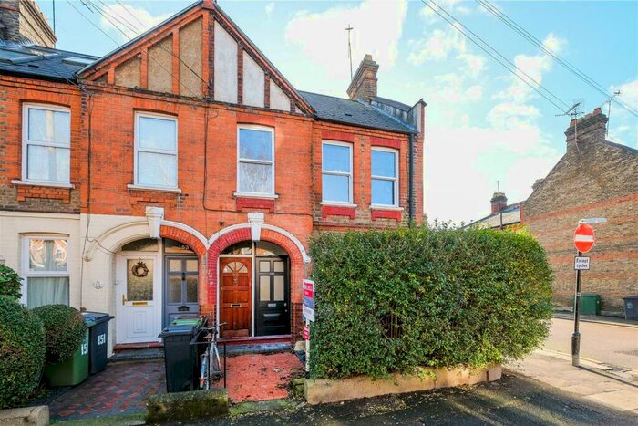 2 Bedroom Maisonette To Rent In Winns Avenue, Walthamstow, E17