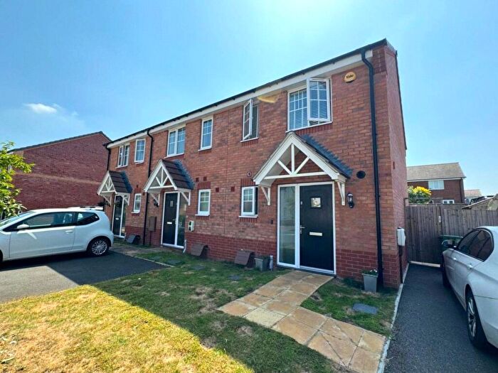 2 Bedroom End Of Terrace House To Rent In Felthouse Drive, Warwick, CV33