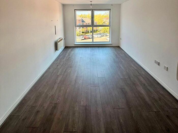 2 Bedroom Flat To Rent In Lowbridge Court, L19