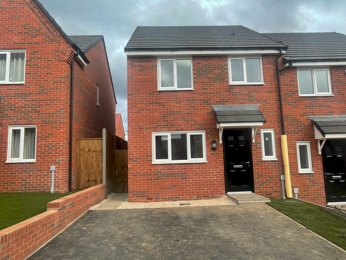 3 Bedroom Semi-Detached House To Rent In Piper Street, Mansfield, NG20