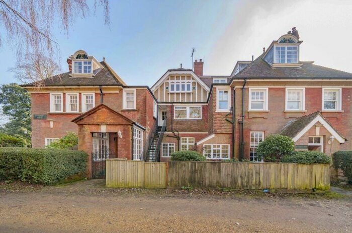 2 Bedroom Apartment To Rent In Bank, Lyndhurst, Hampshire, SO43