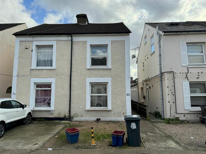 1 Bedroom Flat To Rent In Pears Road, Hounslow, TW3