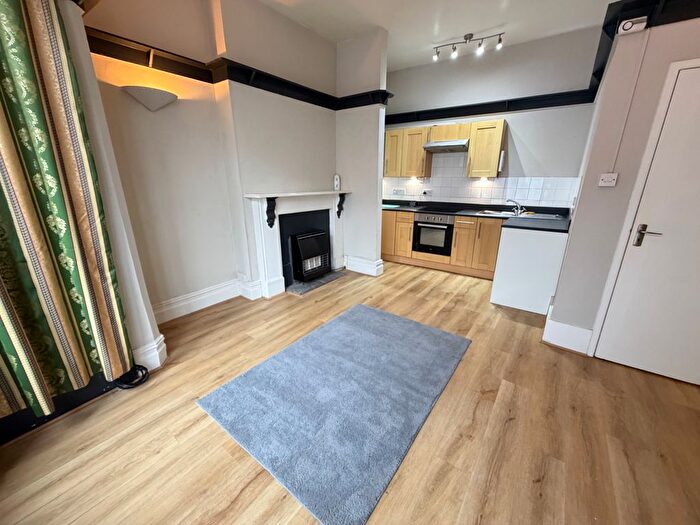1 Bedroom Flat To Rent In Crawford Road, Merridale, Wolverhampton, WV3