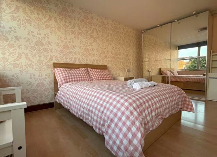 1 Bedroom Flat For Sale In Rabbit Row, Notting Hill Gate, London, W8