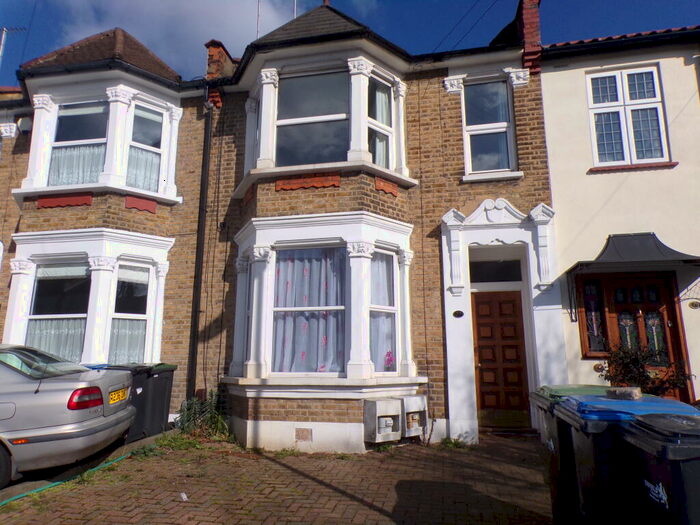 1 Bedroom Flat To Rent In Cecil Avenue, EN1