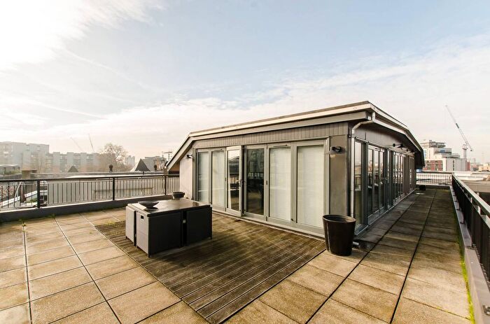 2 Bedroom Flat To Rent In Bell Yard Mews, Bermondsey, London, SE1