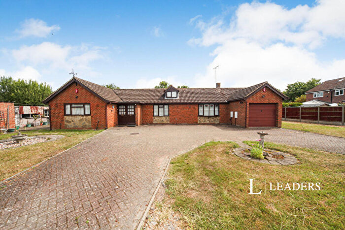 3 Bedroom Property To Rent In Cemetery Road -, LU5