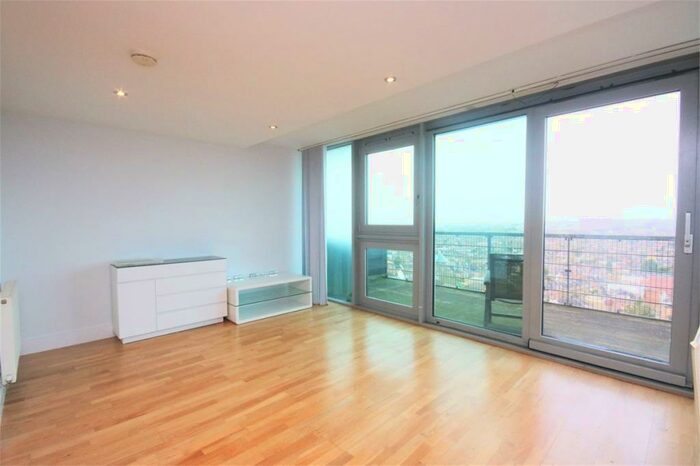 2 Bedroom Flat To Rent In Kingsway, North Finchley, N12