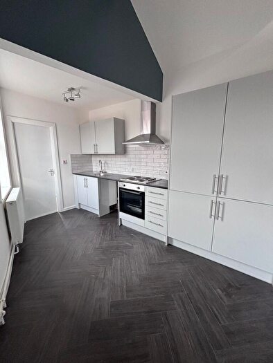 2 Bedroom Flat To Rent In Cadogan Street, Liverpool, Merseyside, L15