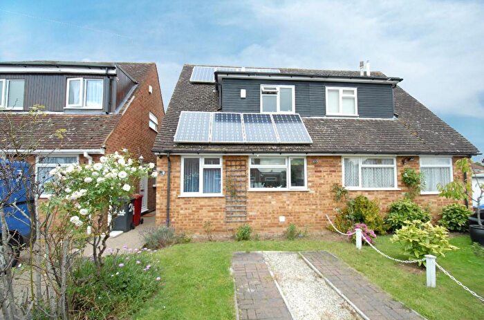 2 Bedroom Semi-Detached House For Sale In Berners Close, Cippenham, Slough, SL1