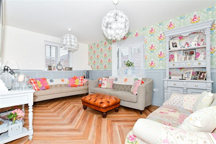 4 Bedroom Detached House For Sale In Mason Lane, Rochester, Kent, ME1