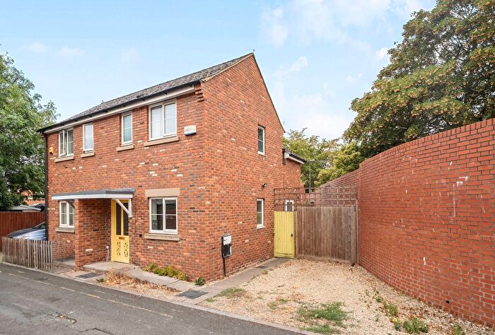 2 Bedroom Semi Detached House For Sale In Old Tram Road, Gloucester, Gloucestershire, GL1