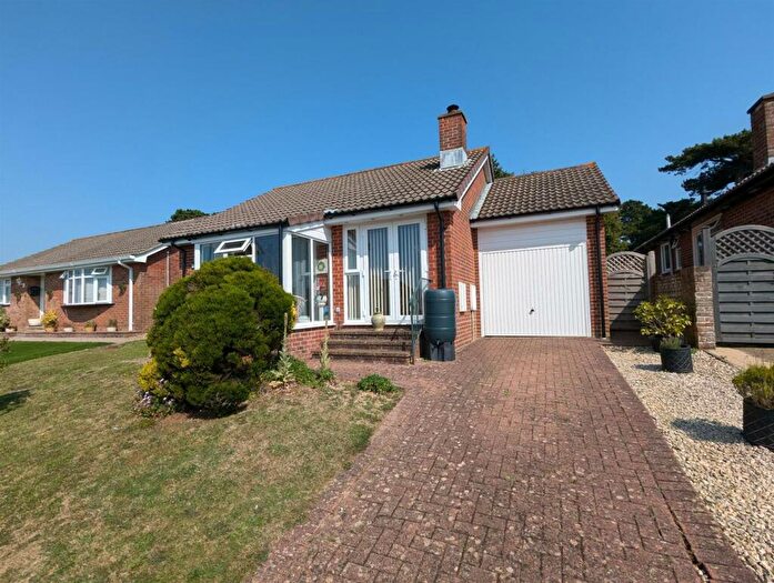 2 Bedroom Detached Bungalow For Sale In Pursley Close, Lake, PO36