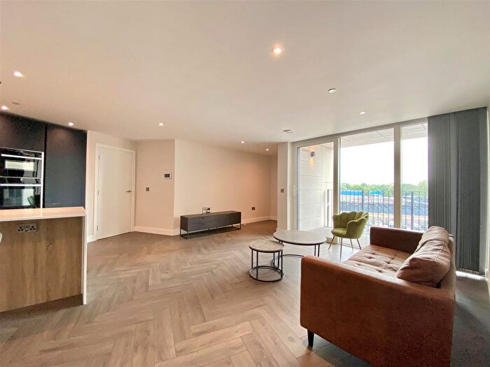 2 Bedroom Flat To Rent In Castle Wharf, Chester Road, Manchester, M15