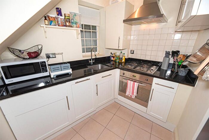 1 Bedroom Apartment For Sale In Mysore Road, London, SW11