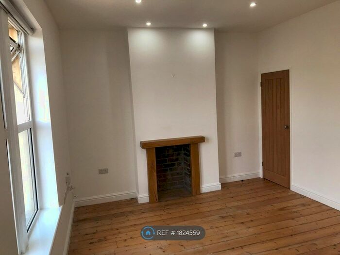 2 Bedroom Flat To Rent In Stapleton Road, Bristol, BS5