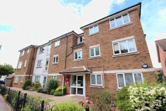1 Bedroom Property To Rent In Moat View Court, Bushey, WD23