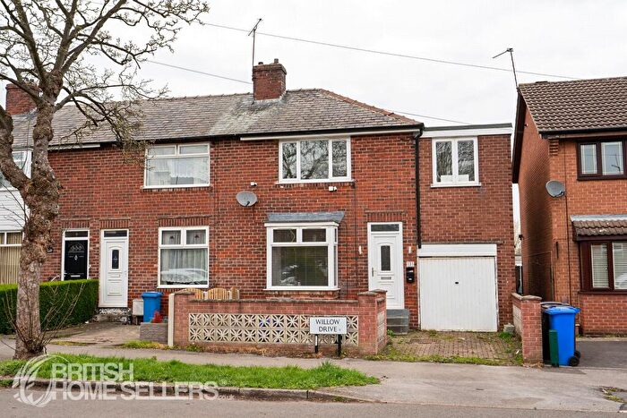3 Bedroom End Of Terrace House For Sale In Willow Drive, Sheffield, S9