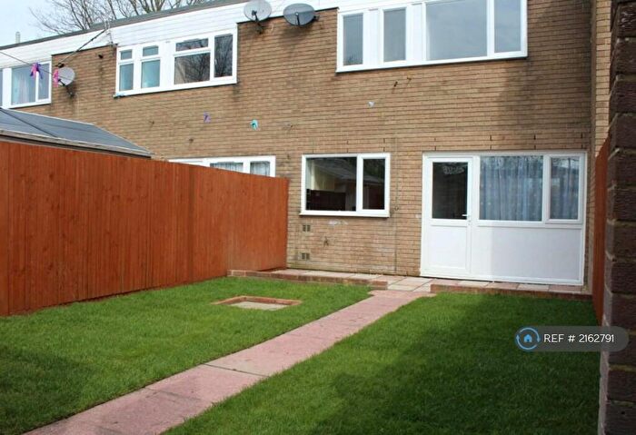 2 Bedroom Terraced House To Rent In Aldwick Close, Farnborough, GU14