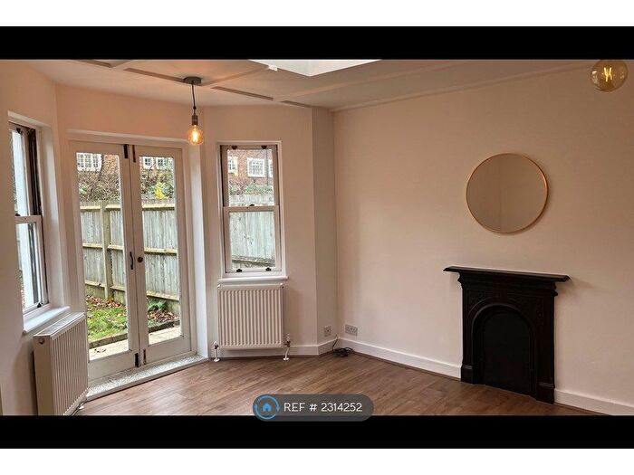 2 Bedroom Flat To Rent In Hammelton Road, Bromley, BR1