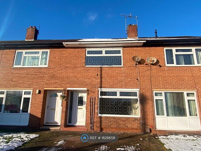 2 Bedroom Terraced House To Rent In Parkfield Drive, Wakefield, WF5