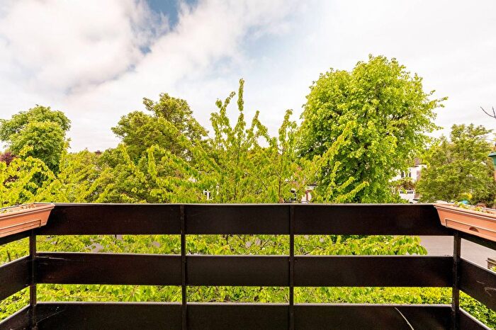 2 Bedroom Flat To Rent In Chatsfield Place, Ealing, London, W5