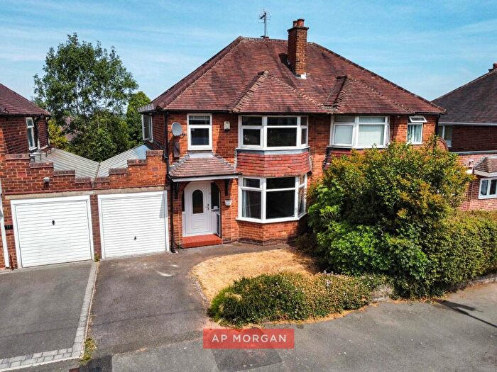 3 Bedroom Semi Detached House For Sale In Loynells Road, Rednal, Birmingham, West Midlands, B45