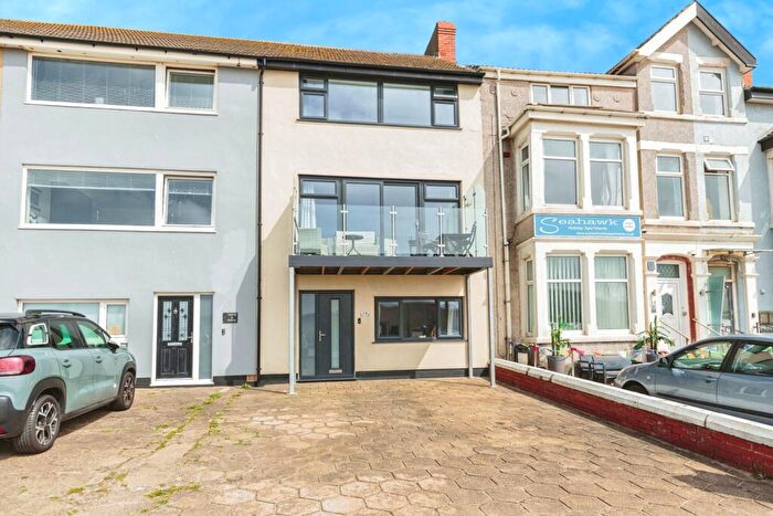 4 Bedroom Town House For Sale In North Promenade, Thornton-Cleveleys, Lancashire, FY5
