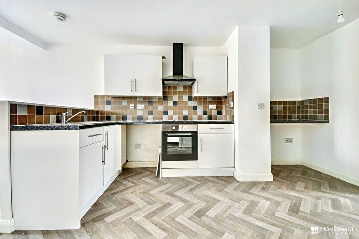 2 Bedroom Flat To Rent In High Street, Runcorn, WA7