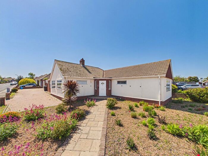 3 Bedroom Detached Bungalow For Sale In Magnolia Avenue, Margate, CT9