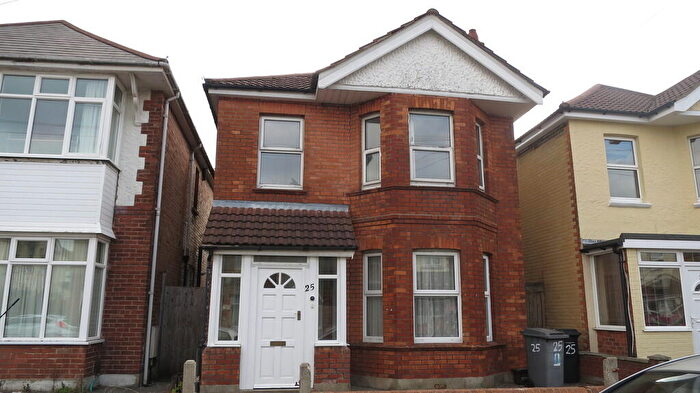 5 Bedroom Detached House To Rent In Bingham Road, Winton, Bournemouth, BH9