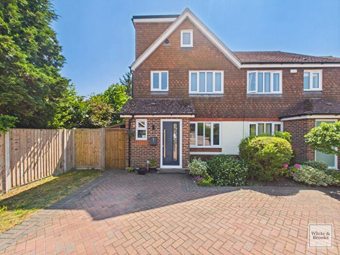 5 Bedroom End Of Terrace House For Sale In Priors Acre, Boxgrove, PO18